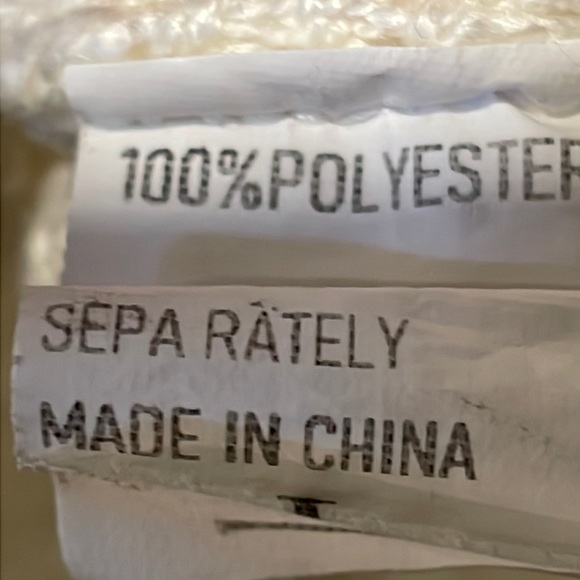 Off white lightweight v-neck sweater, women size large - Picture 6 of 7